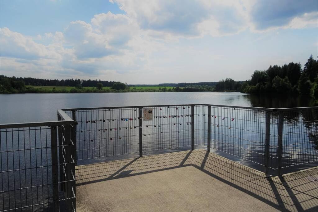 Modernes Apartment Mit Traumhaftem Blick Ins Gruene Braunlingen Luaran gambar