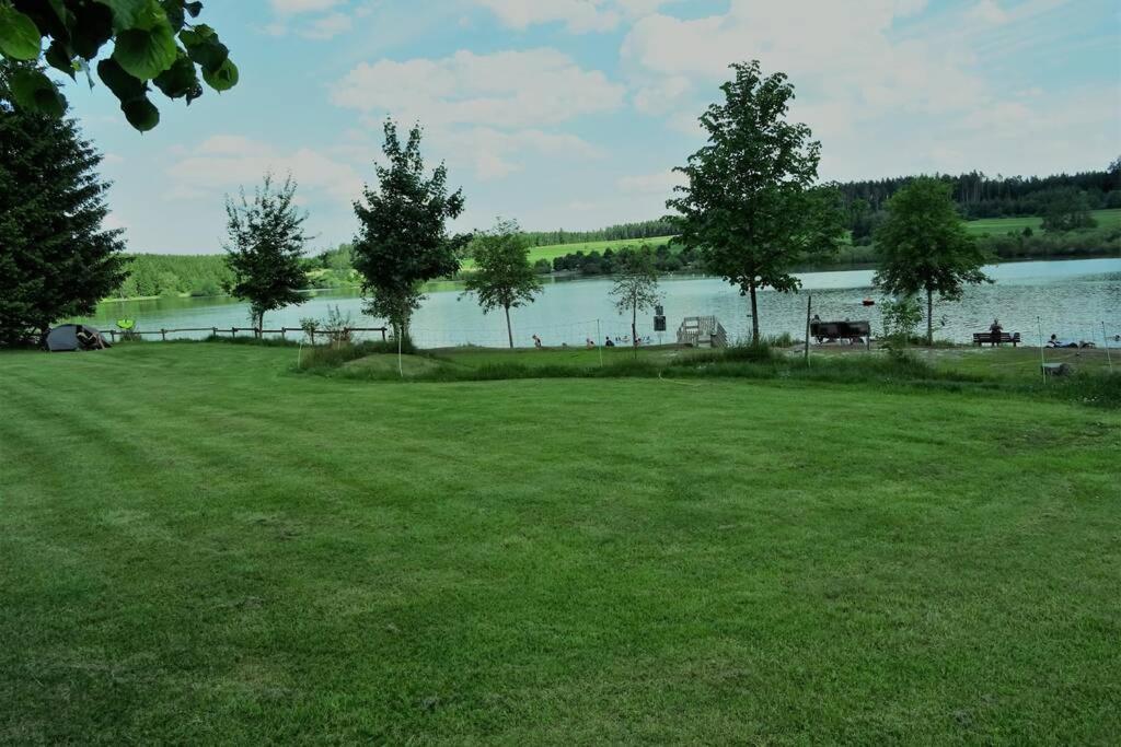 Modernes Apartment Mit Traumhaftem Blick Ins Gruene Braunlingen Luaran gambar