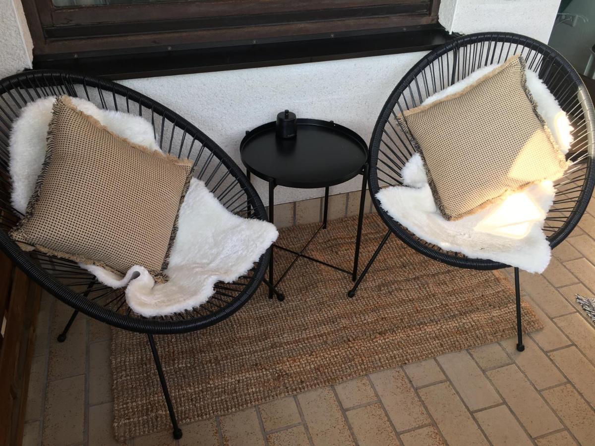 Modernes Apartment Mit Traumhaftem Blick Ins Gruene Braunlingen Luaran gambar